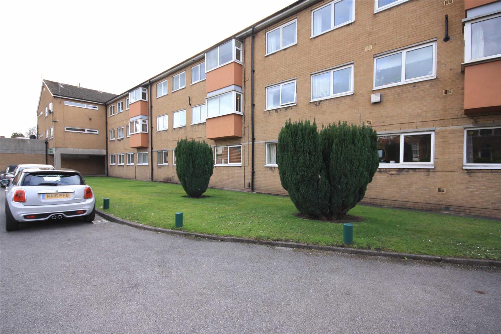 Flat 14 Warwick House, Temple Road, Sale